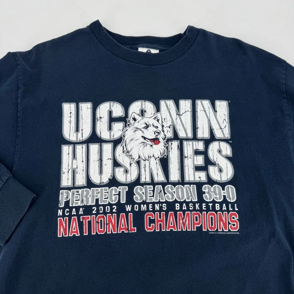 Vintage UConn Huskies 2002 National Champions Long Sleeve Shirt Navy Mens Large